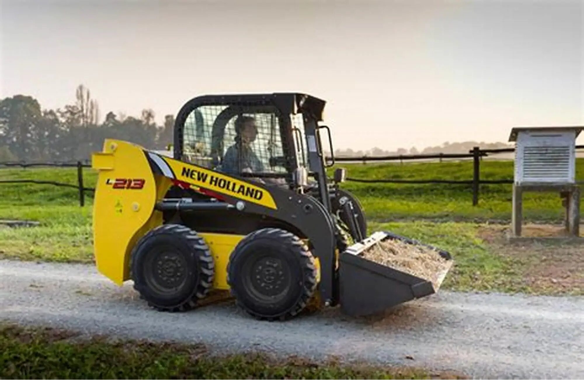 Погрузчик нью холланд 105. Holland погрузчик. Экскаватор-погрузчик new holland b80b. Фронтальный погрузчик нью холланд. Нью холланд экскаватор погрузчик 115.