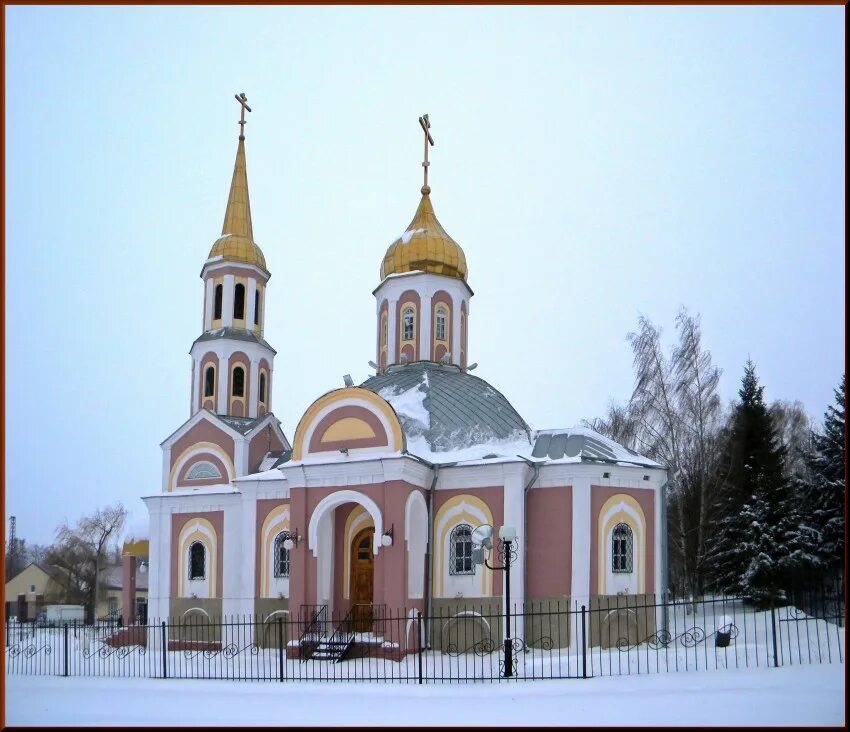 Пос октябрьский белгородской области. Посёлок Октябрьский Белгородской области. Пгт Октябрьский Белгородский район. Храм пгт Октябрьский Белгородский район. Посёлок Октябрьский Белгородской области Белгородского района.