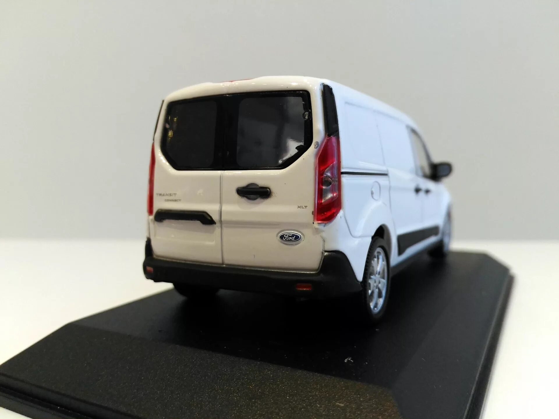 Ford Transit 1:43. Модель Ford Transit 1 43. Ford Transit 2006 1:43. Ford Transit масштабная модель. Модели форд транзит