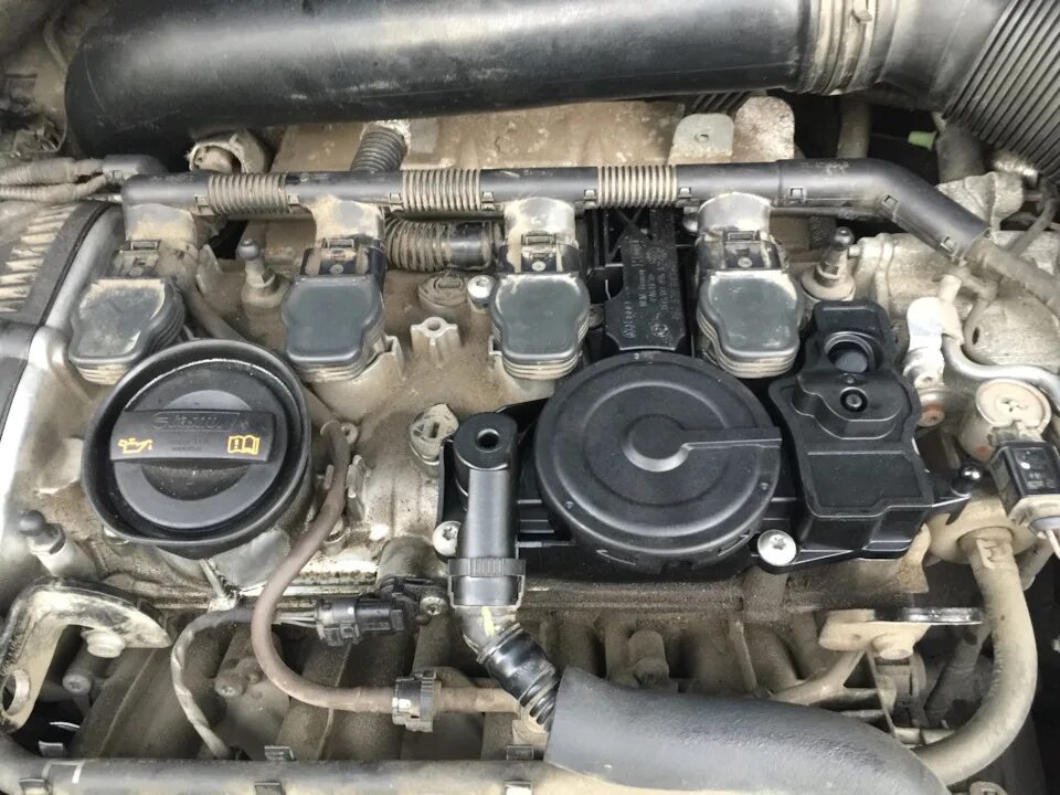 Масло пассат б6 1.8 tsi. Маслоотделитель 1.8 tsi. маслоотделитель 1.8 tsi cdab. маслоотделитель gen 3 1.8 tsi cdab. маслоотделитель фольксваген пассат б6 1.8 tsi.