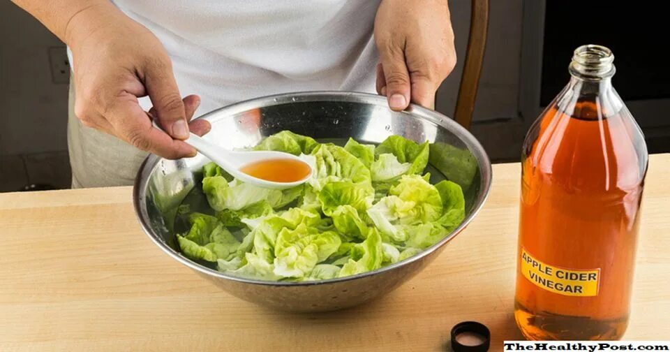 Салаты с маслом растительным и яблочным уксусом. Cooking Salad Vinegar. Apple Cider risks. Можно ли уксус в салатах