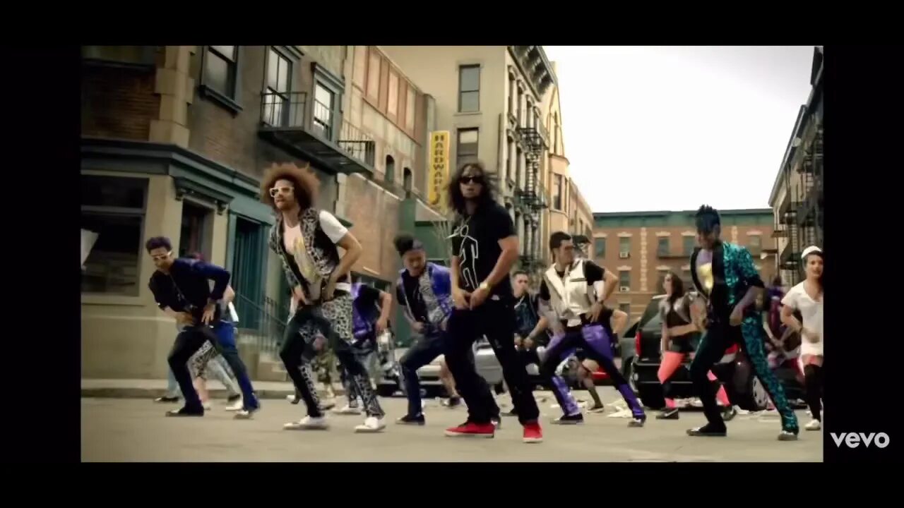 Im shuffle. Шаффл парни. Рокфеллер стрит танец. LMFAO everyday i'm. Заброшенная улица из Party Rock Anthem.