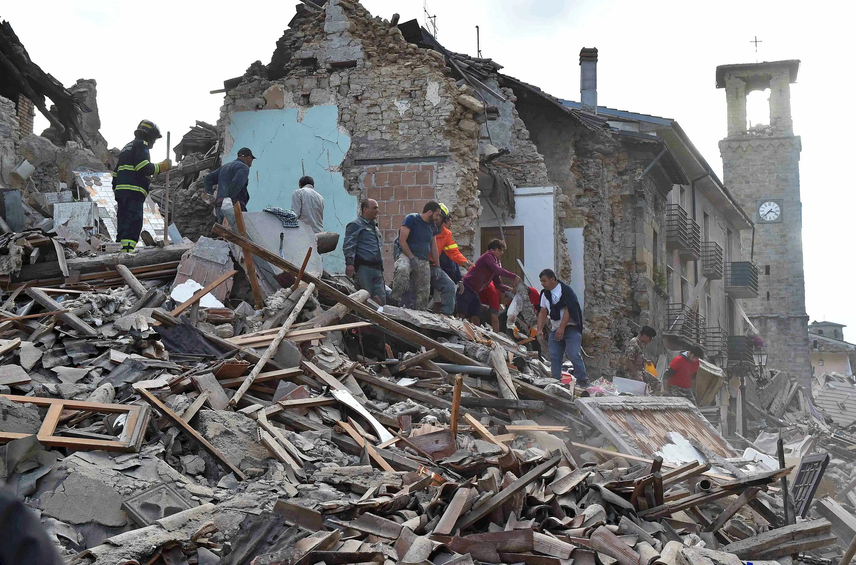 The earthquake caused damage