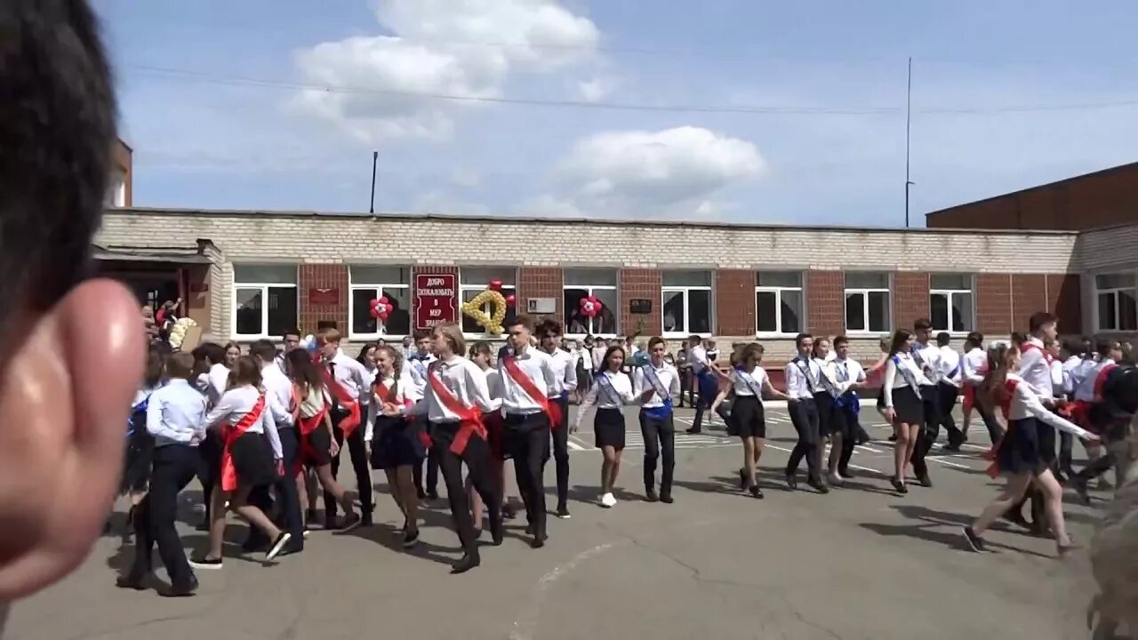 Маоу сш 150. Школа 150 челябинск. школа 150 челябинск директор школы. школа 150 челябинск учителя. школа 150 челябинск фото.