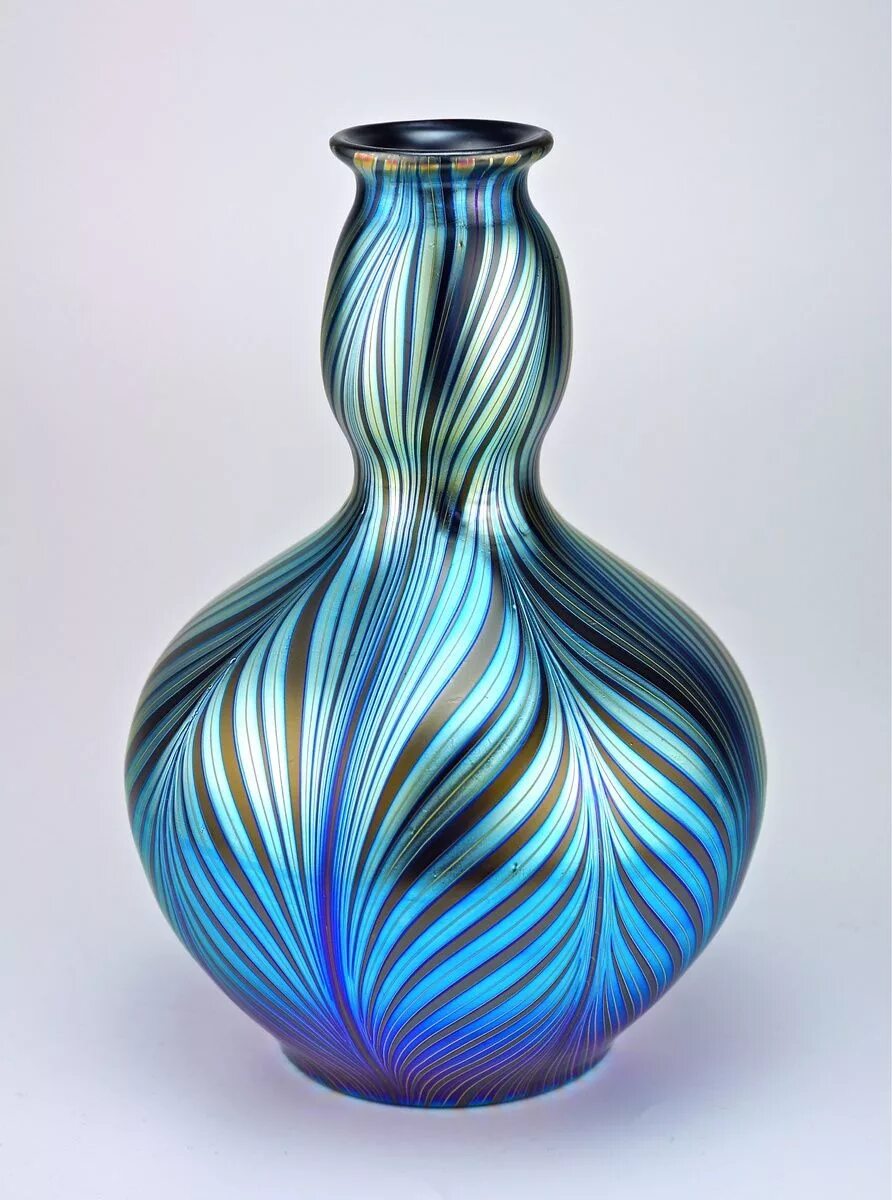 Современное выставочное искусство художественное стекло. Glass Vase ваза. Loetz Art Glass Vase. Стеклянные изделия. Художественное стекло ваза.