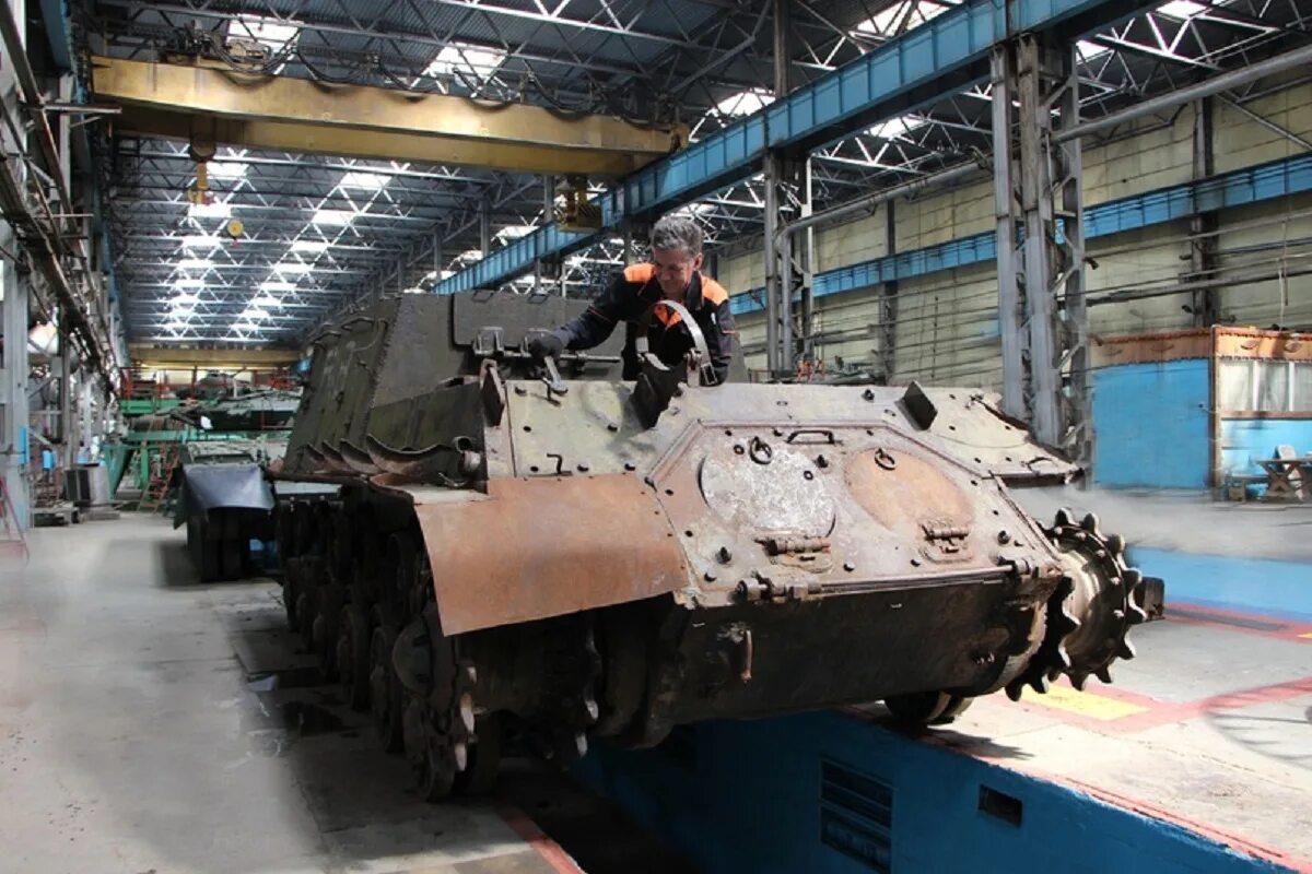 Танковый завод омск новости. Омский бронетанковый завод. Омсктрансмаш т-80бвм. Танковый завод омск. Танковый завод омск.