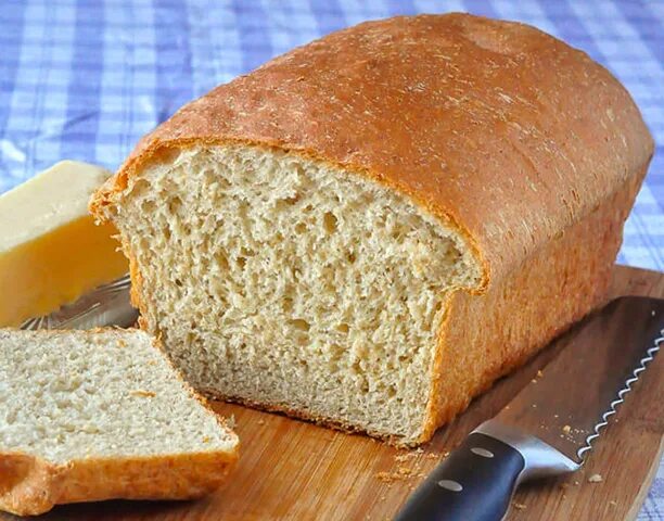 Хлеб из муки с отрубями. Хлеб пшеничный отрубной. Белково отрубной хлеб. Хлебобулочные изделия с отрубями. Серый хлеб с отрубями.