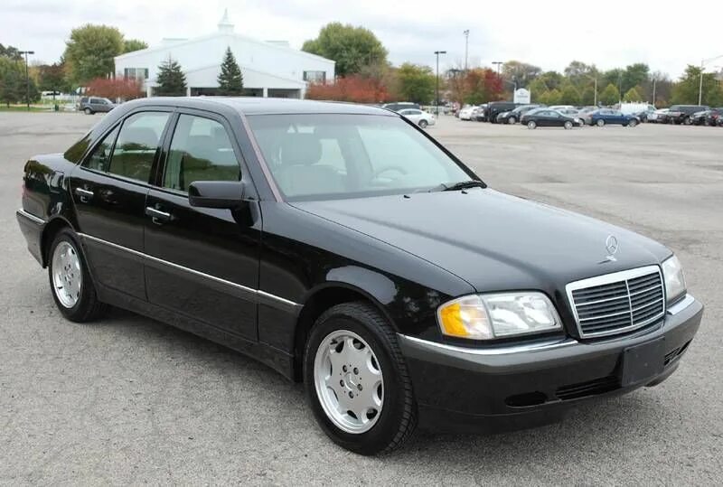 Мерседес 2000 года LkbAuto.ru
