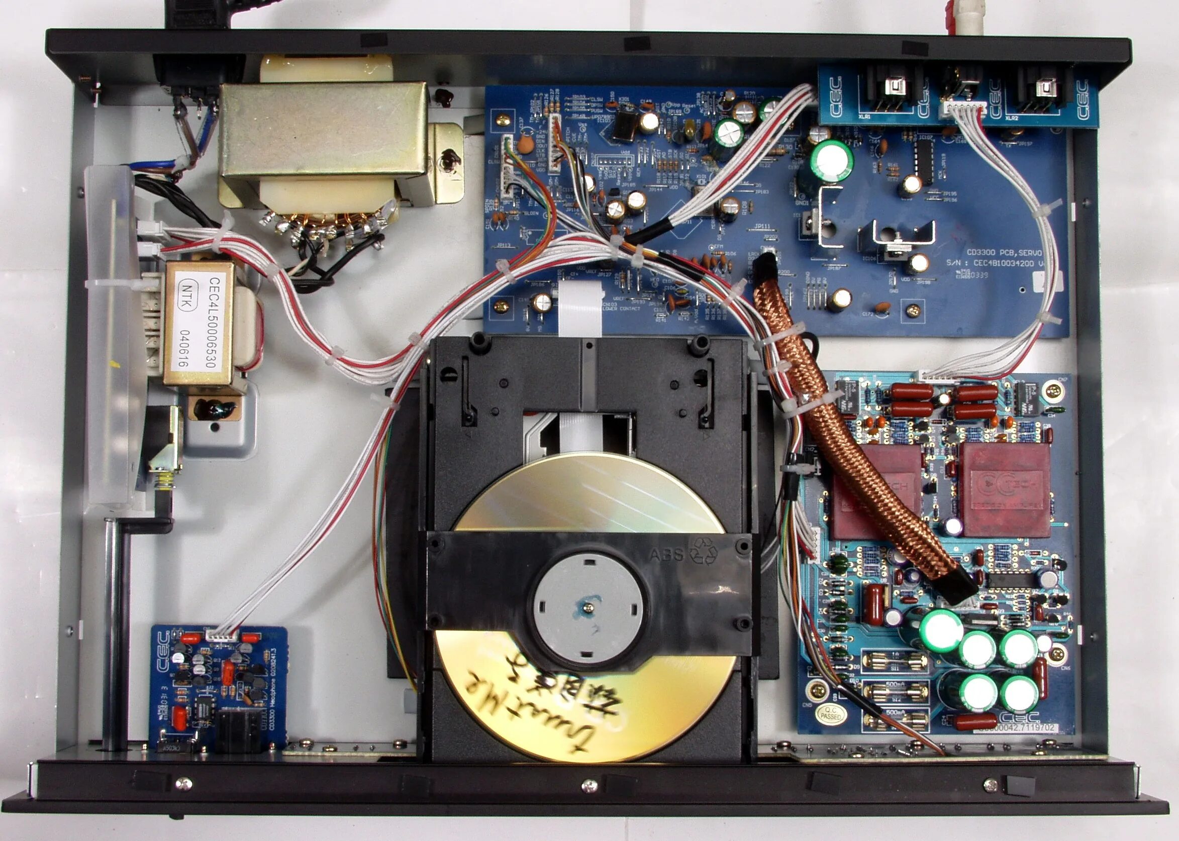 820. Cd-проигрыватель c. Dexp 32d7100c. E. Swat 4.