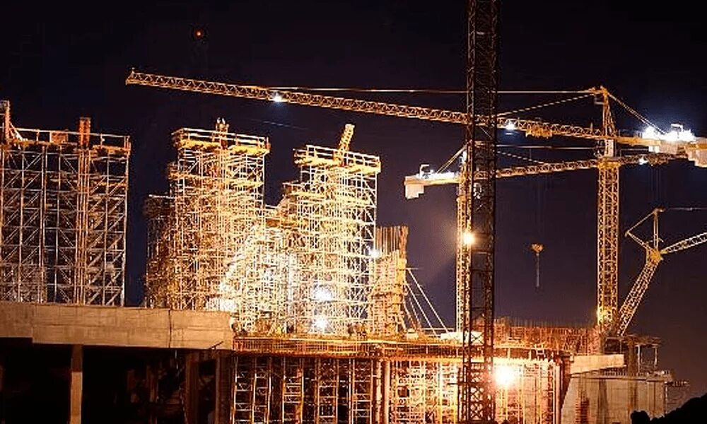 Монолитное здание. Стройка здания. Стройка время. Архитектор профессия. Упал кран в тюмени 2022.