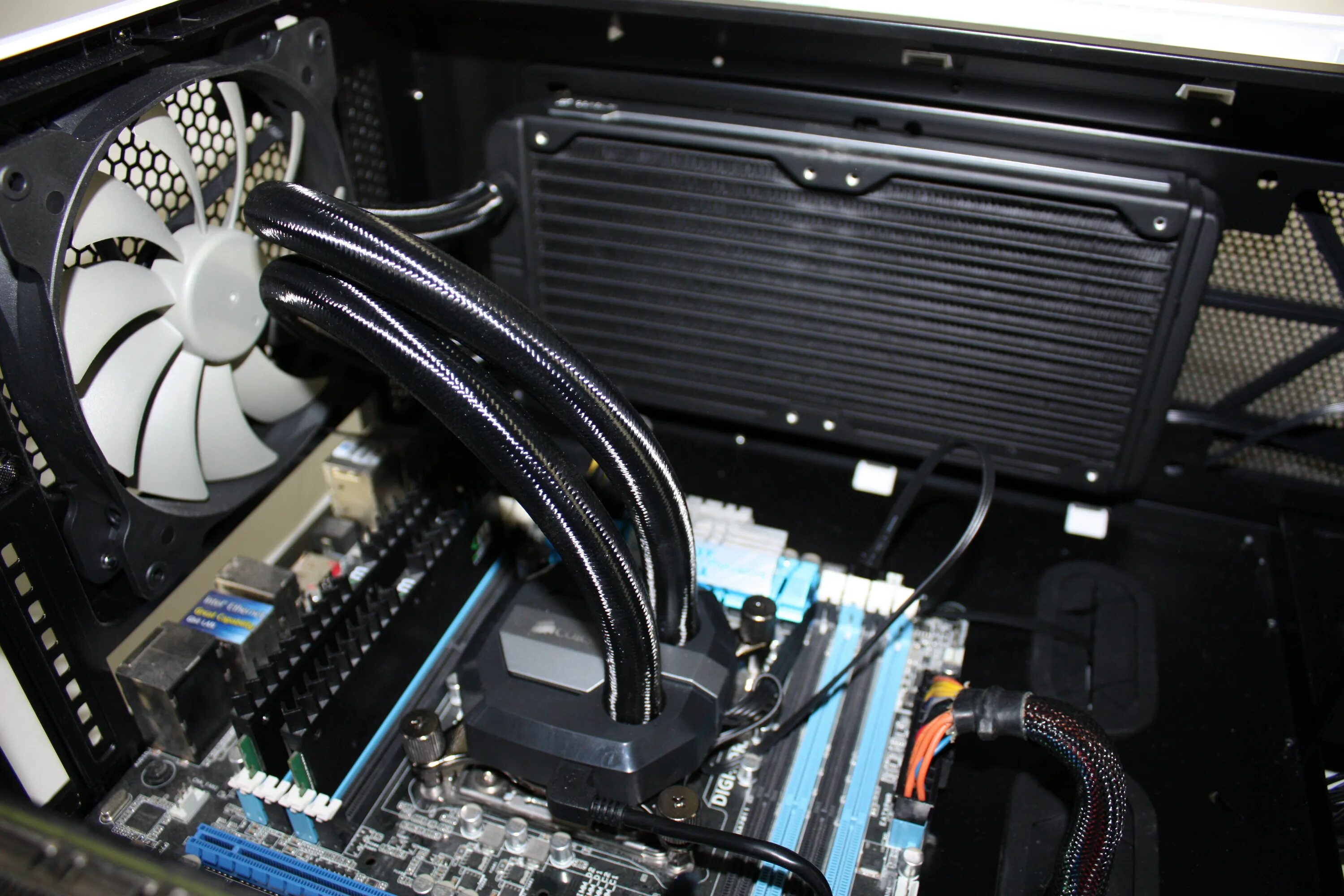 Melco e100-h30 usb. система охлаждения corsair h80i v2,. Aurender n100h. N 100 i. Corsair 100 i.