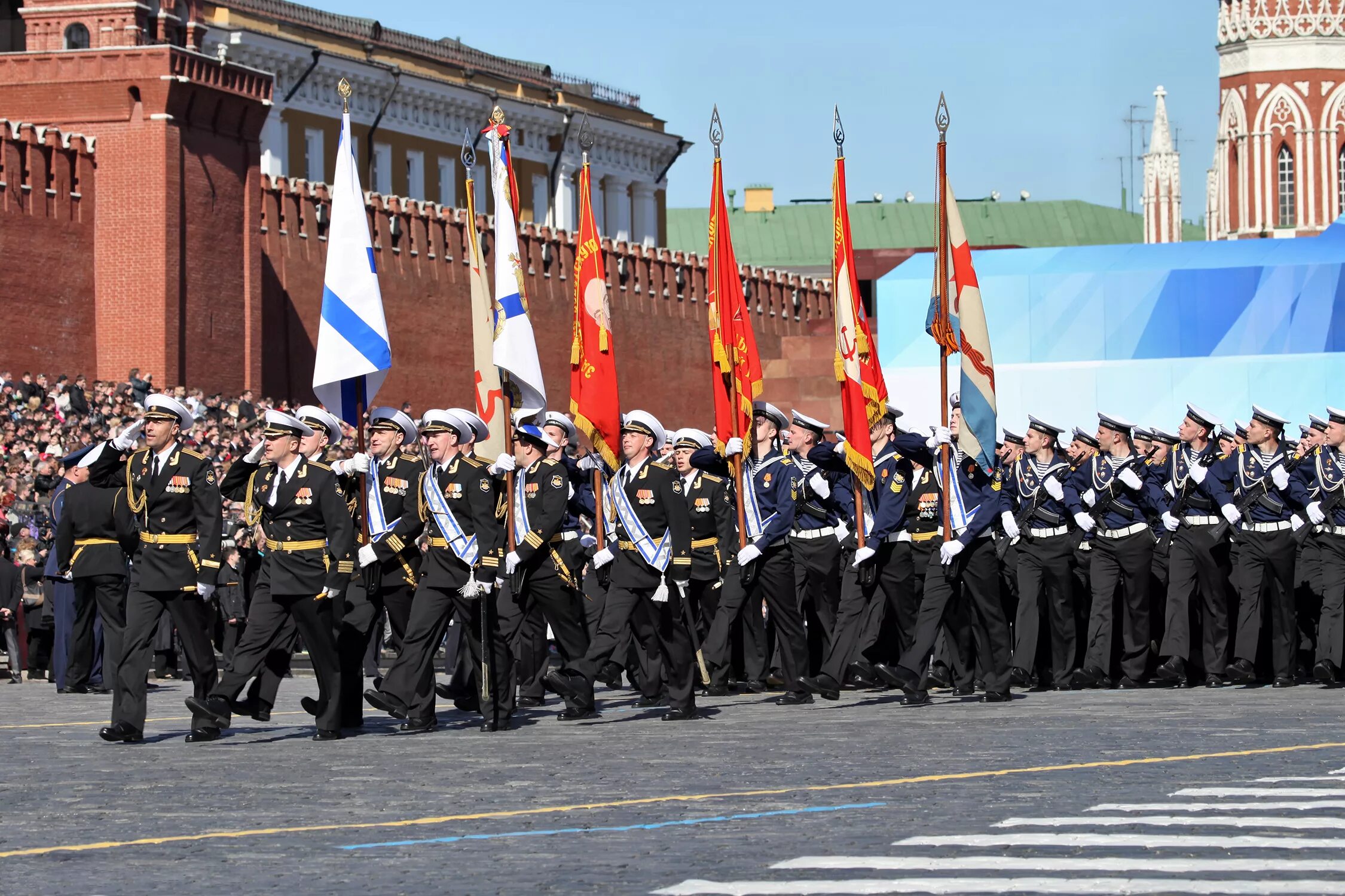 Видео парада победы в москве. ВУНЦ ВМФ военно-морская на параде в Москве. ВМФ на параде в Москве. Парад Победы. Современный парад Победы.