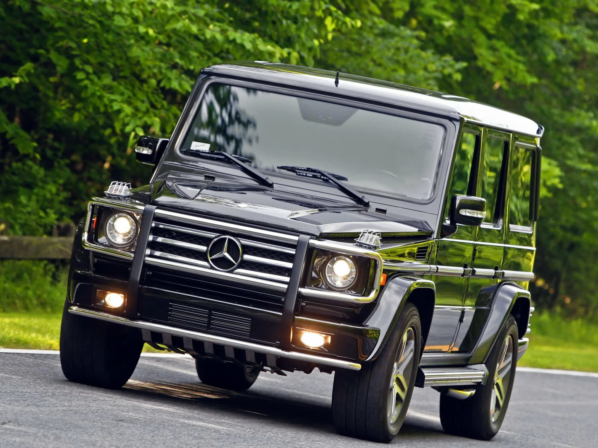 Машины гелик сколько. Mercedes Benz g55 AMG. Мерседес-Бенц Гелендваген g320. Мерседес Бенс кландовогер. Мерседес-Бенц g 320.