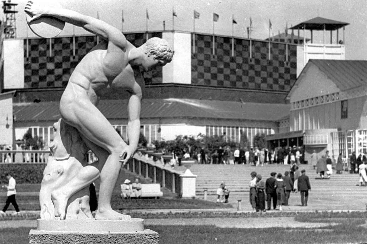 , иофан б. скульптура мухиной рабочий и колхозница. физкультурник скульптура. монумент «рабочий и колхозница» веры мухиной (1937). скульптуры 20 30 годов.