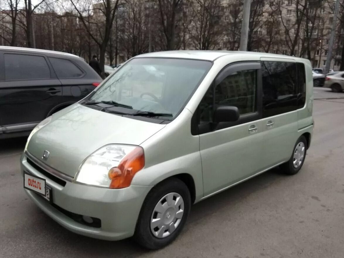 хонда мобилио 2002.