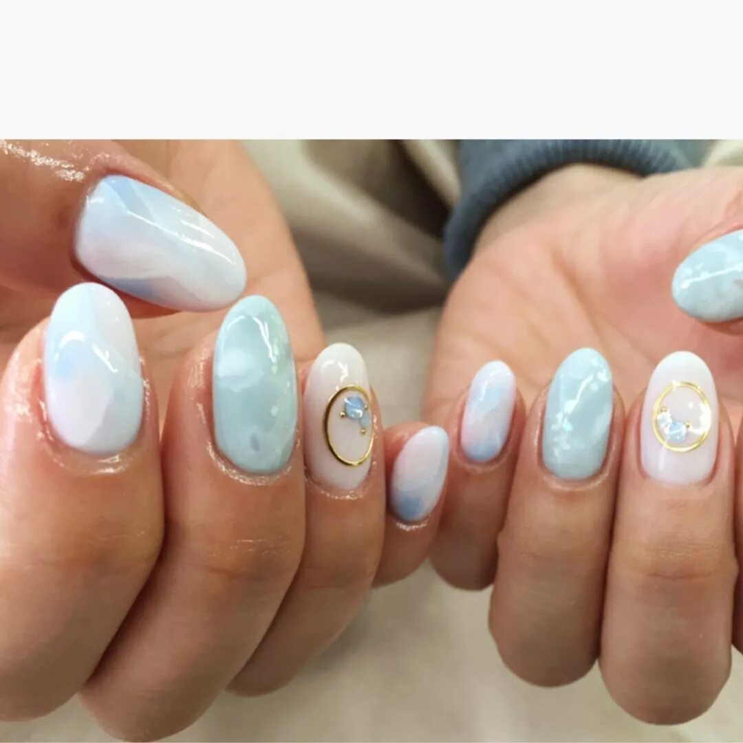 цвет лунный камень на ногтях. ногти лунный камень. маникюр лунный камень. лунный цвет ногтей. маникюр цвета лунного камня.