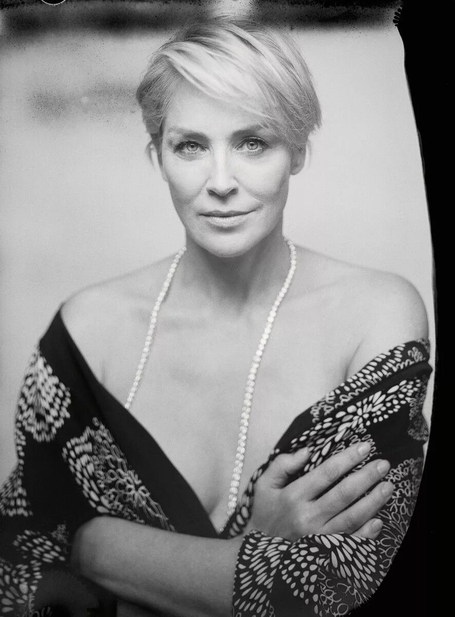 Life sharon. Sharon stone. Шэрон стоун сейчас 2022. Шэрон стоун сейчас 2021. Шэрон стоун.