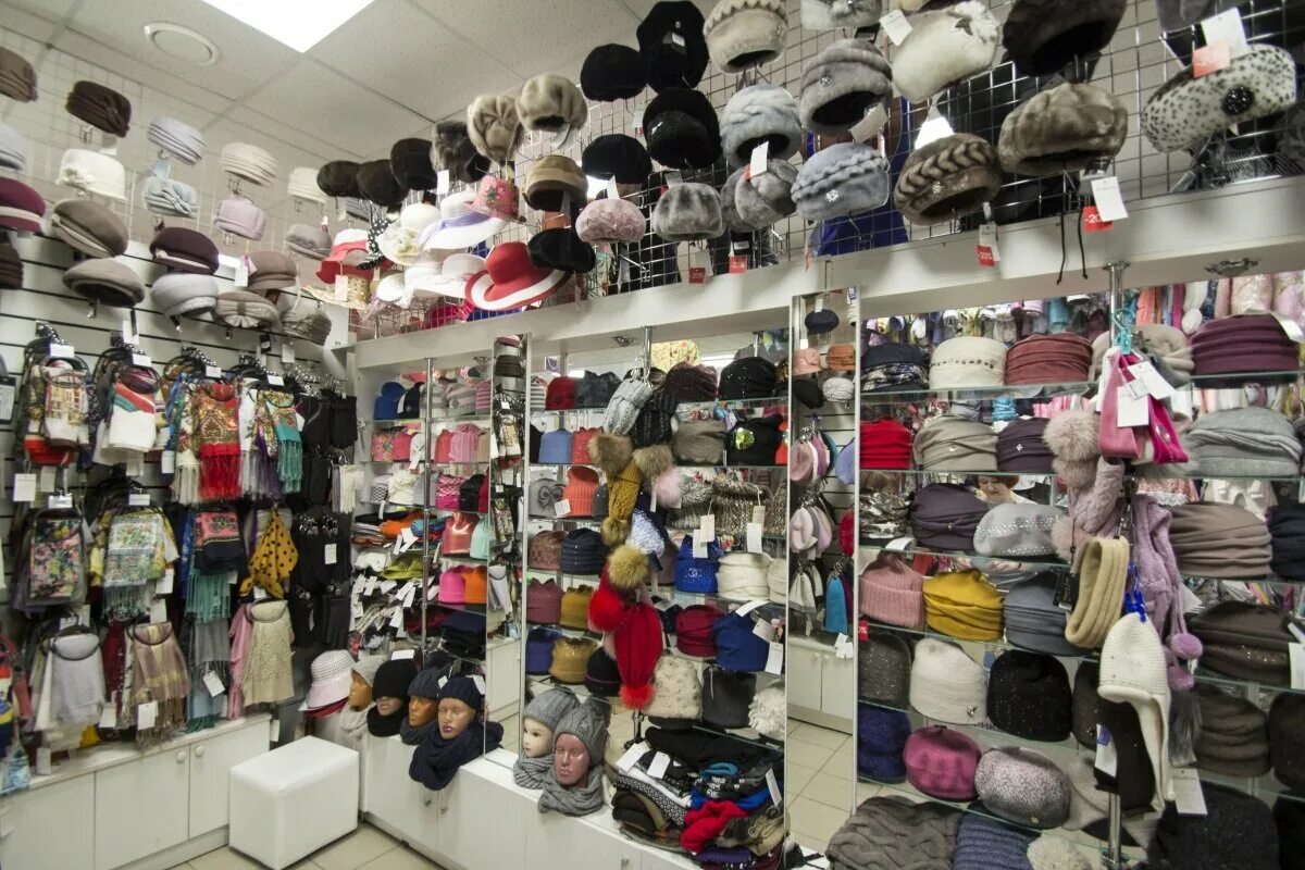 оборудование для трикотажных шапок. южные ворота шапки. валерий туниянц генеральный директор компании canoe. выкладка шапок в детском магазине. шапки с базара.