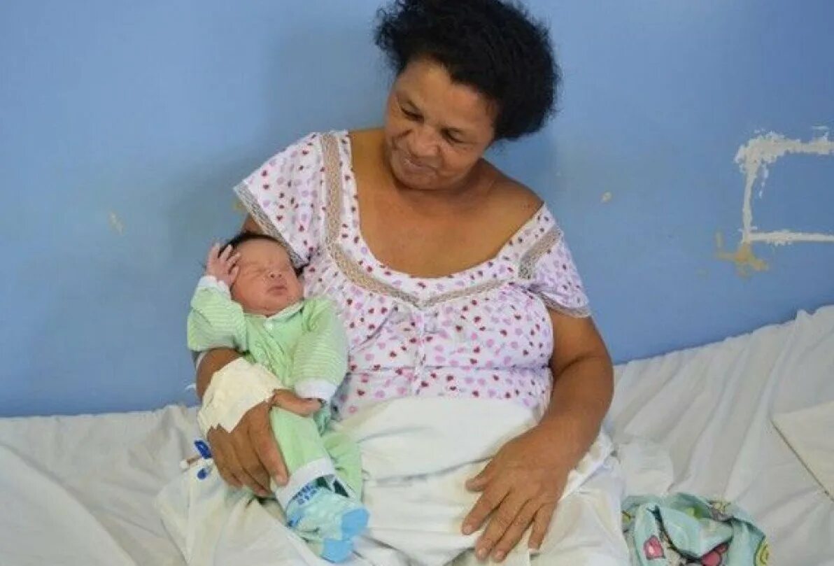 Родить в 45. В Бразилии женщина родила.
