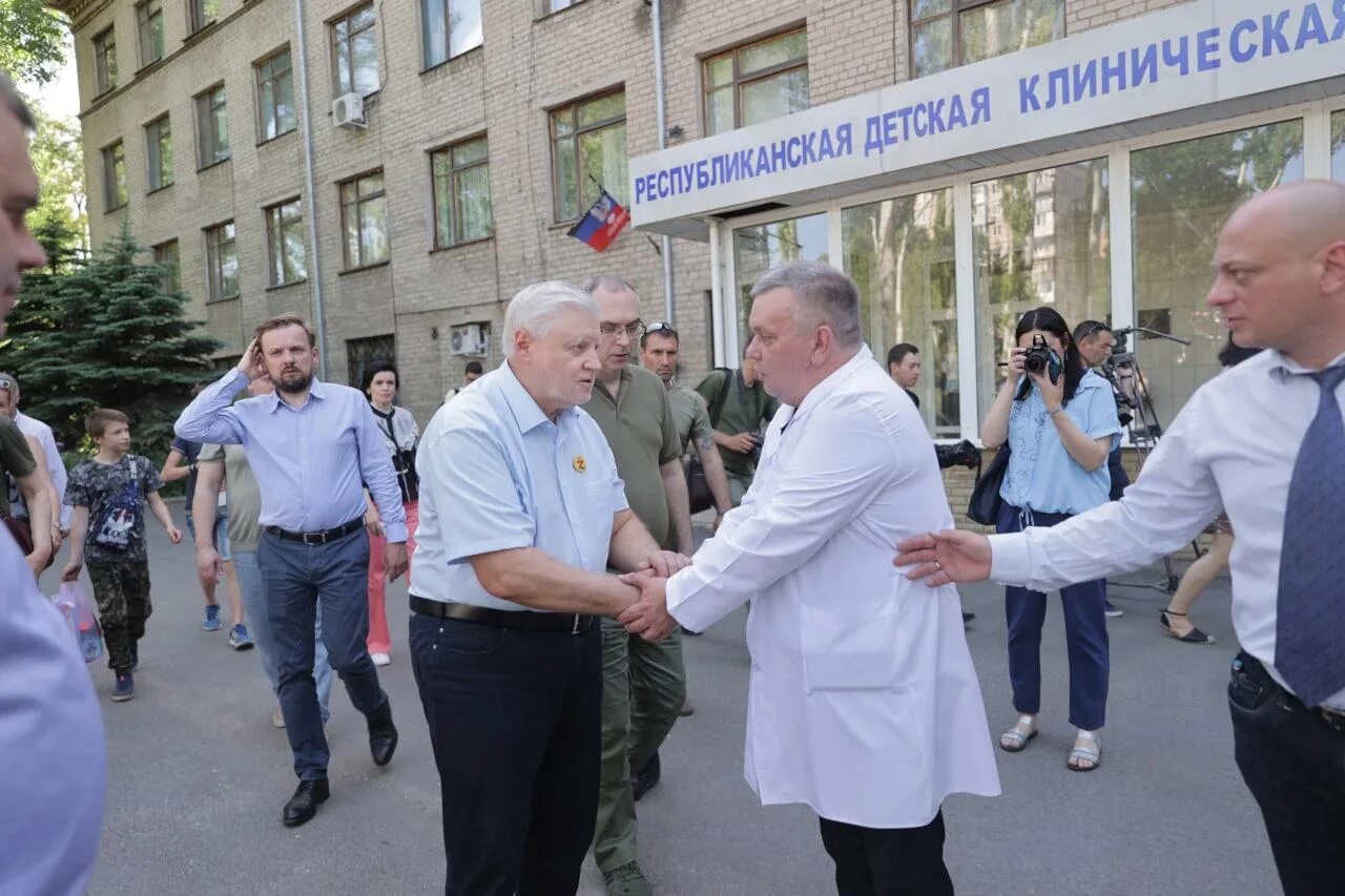 Министр здравоохранения ДНР Гарцев. РКПБ Донецк. Больница Донецка РДКБ. Республиканская детская клиническая больница Донецк.