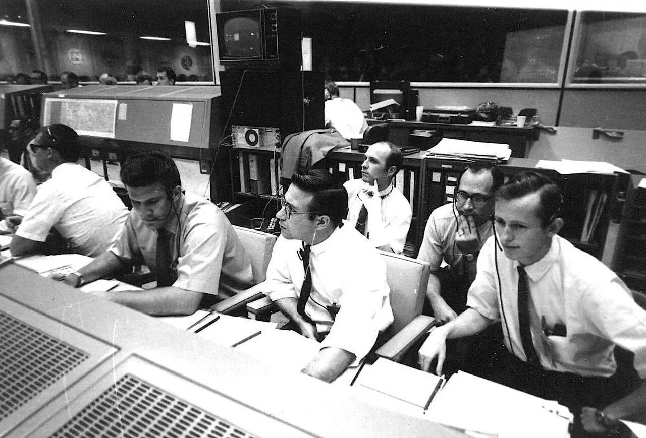 Американский командный центр 50 - 60 -х годов. 1960 NASA центр. Американский командный центр 50 - 60 -х годов арт. Командный центр 80 годов. Seti programme