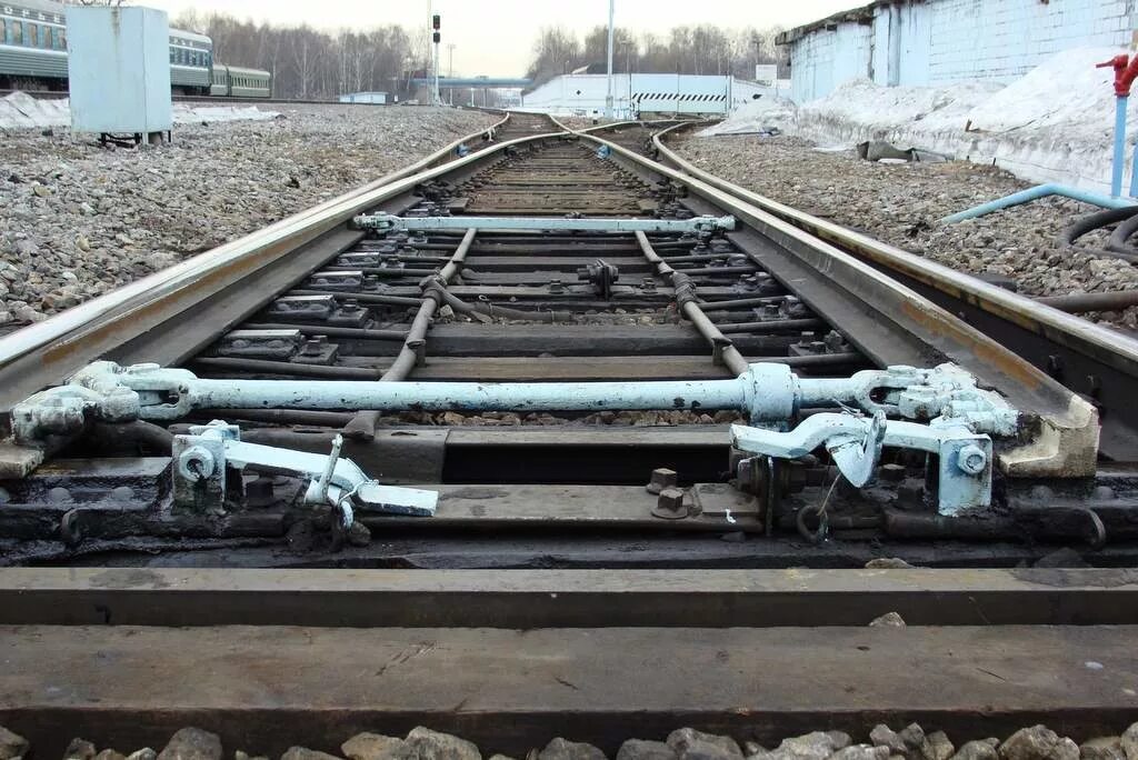 'гарнитура электропривода сп-6м (сп-6к) для стрелки р65 м1/9, 1/11. стрелочные рельсы. что не должны допускать устройства сцб. стрелочный привод сп6 жд. стрелочный электропривод сп-6бм.