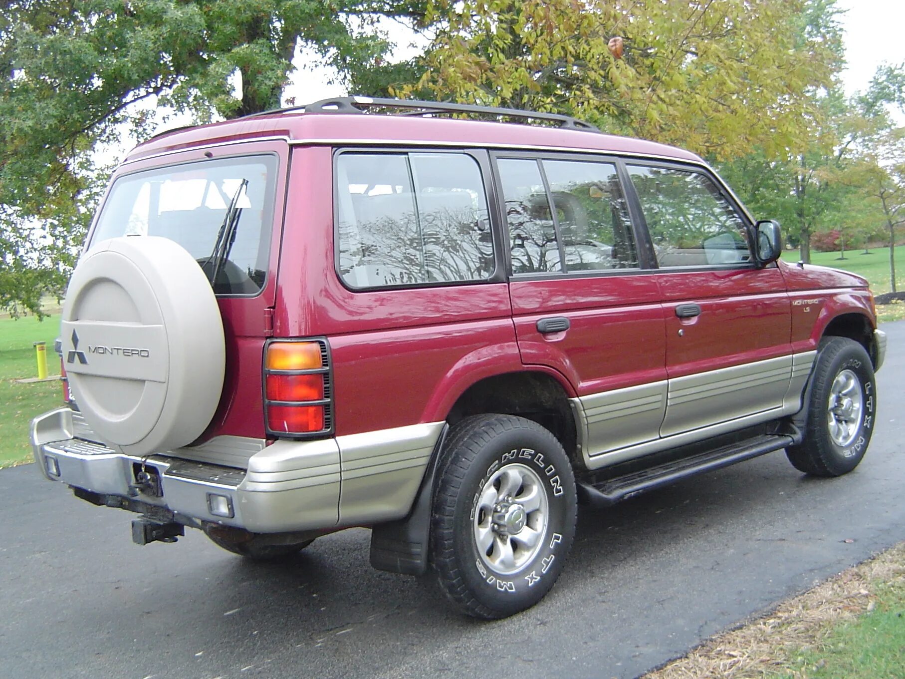 Митсубиси монтеро 1 поколение. Mitsubishi Montero 2. Mitsubishi Montero 1998 Red. Mitsubishi Montero 1992. Montero 1998.