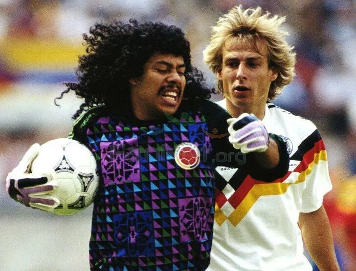 Рен футбол. Рене Игита ЧМ 1990. Рене Игита. Karol Higuita.