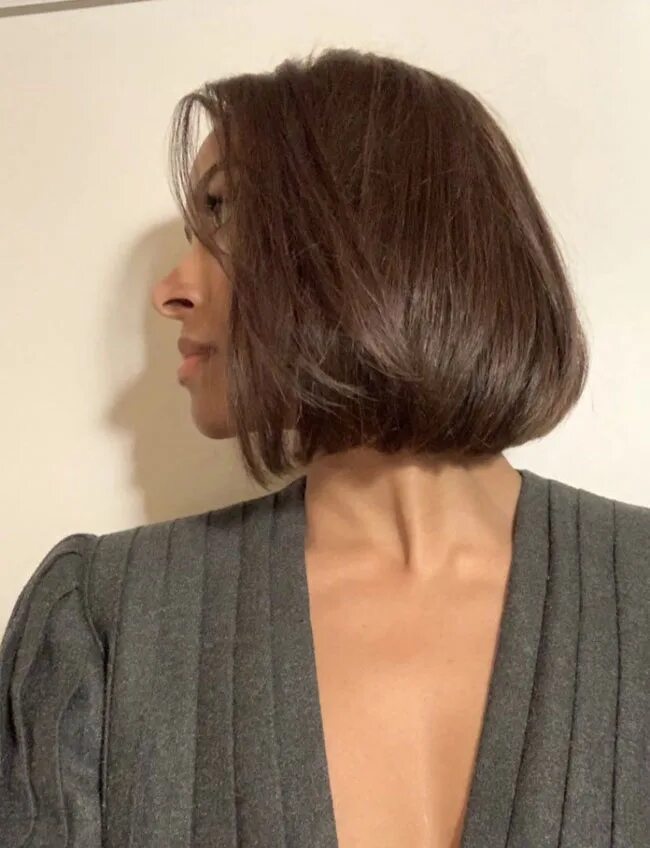 Девушки 19 лет с каре. Прическа каре с челкой. Стильное каре. Каре 2024 тренды. Стрижки и окрашивание 2021.