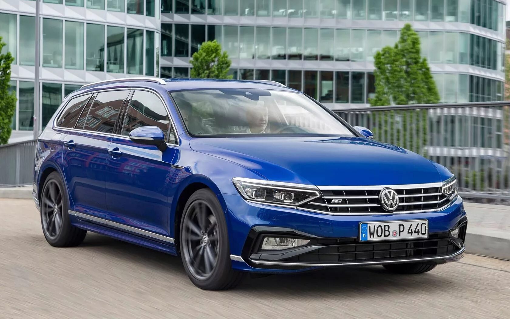 Пассат б9. Volkswagen passat variant b8 r line. новый фольксваген пассат b9. vw passat variant 2025. passat b9 универсал.
