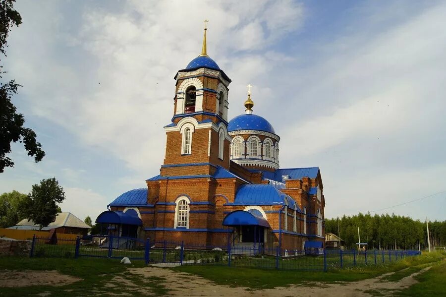 Храм казанской иконы божией матери в поселке мещерский. Храм в мещерском парке. Гусь-хрустальный достопримечательности национальный парк мещера. Церковь поселок мещерский москва. Казанская церковь мещерский парк.