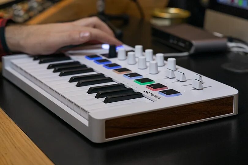 Миди-клавиатура arturia minilab 3. Midi control center arturia minilab 3. Миди клавиатура артурия минилаб мк2. Arturia minilab mkii. Midi control center arturia minilab 3.