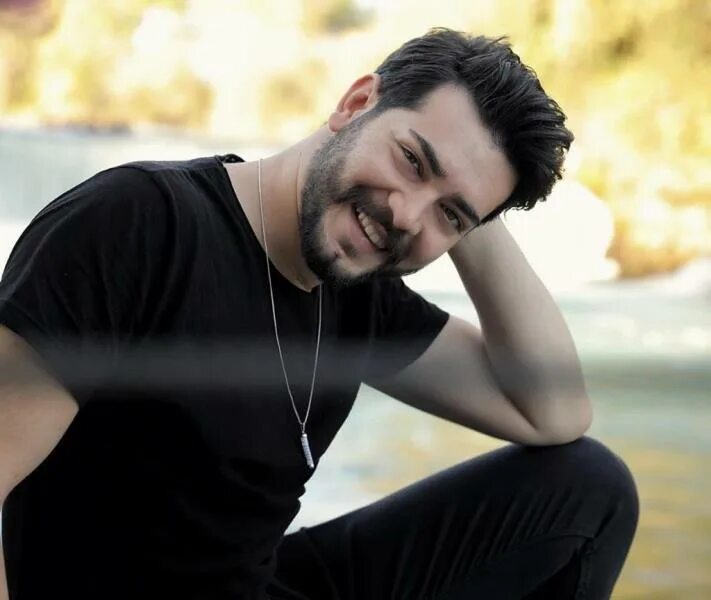 Pin on Eye Candy :-) Beauty and the beast wallpaper, Image poetry, Turkish actor
