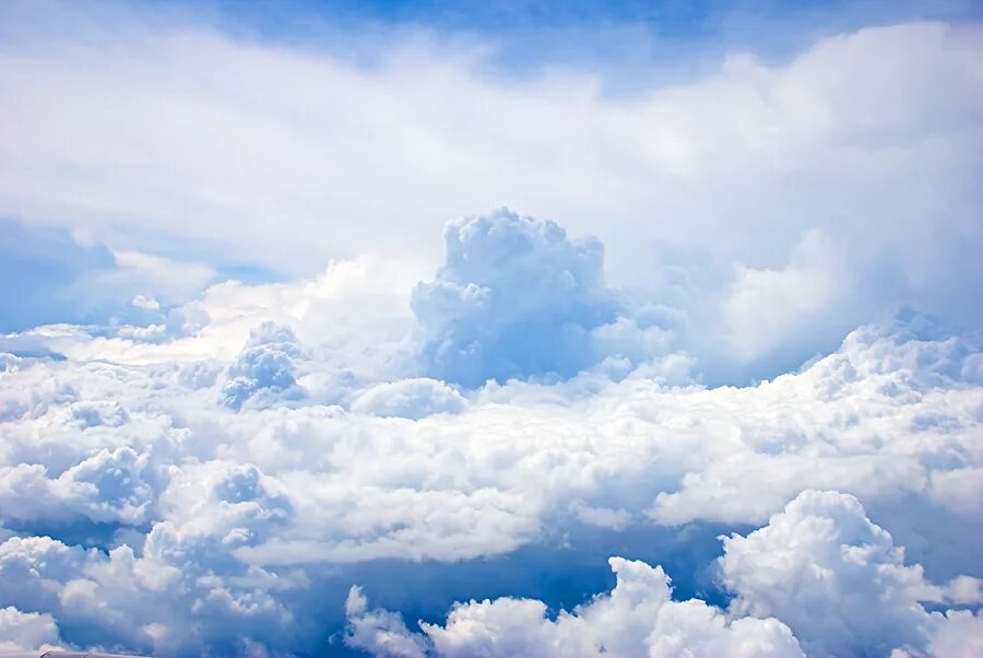 Среди облаков. Небо с облаками. Среди облаков. Облака крупным планом. Обои на рабочий стол облака.