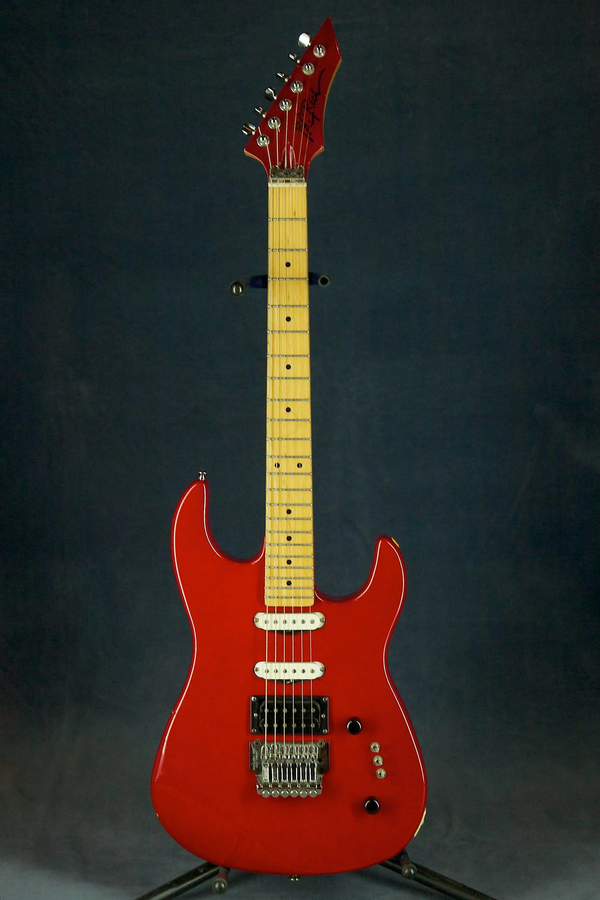 C. C. Rich st-3. B. старый тампур цена гитара.