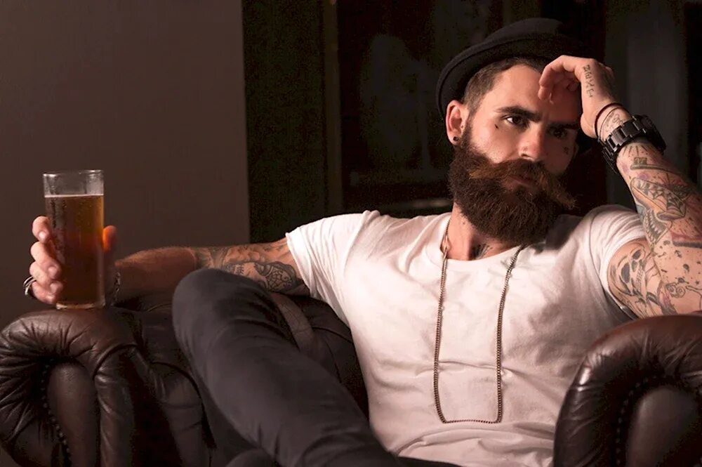 Бородатый dj. Chris perceval с бородой. эдди берг. бородатый мужчина. брутальный мужчина с бородой.