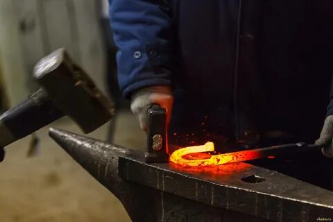 Мастер по ручной ковке металла