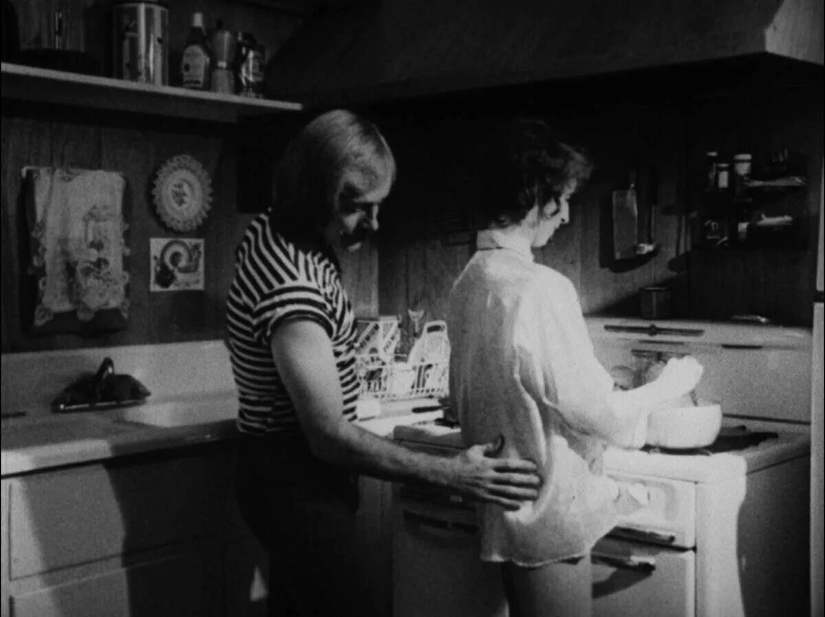 Раскаты грома курт макдауэлл 1975. Раскаты грома 1975. Раскаты грома фильм 1977. Раскаты грома 1975. Раскаты грома фильм 1977.