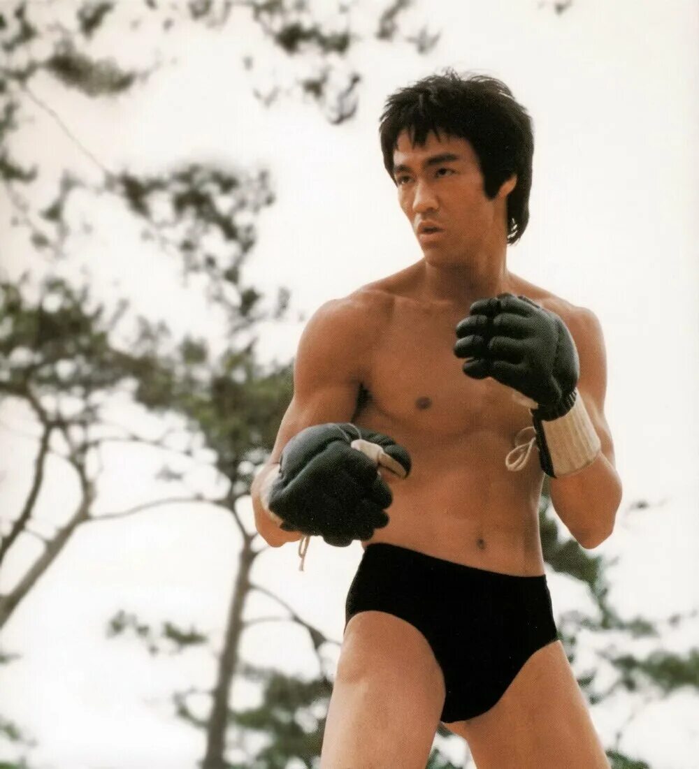 Брюс ли. Брюс ли фото. Bruce Lee enter the Dragon. Брюс ли выход дракона. Фотографии брюса