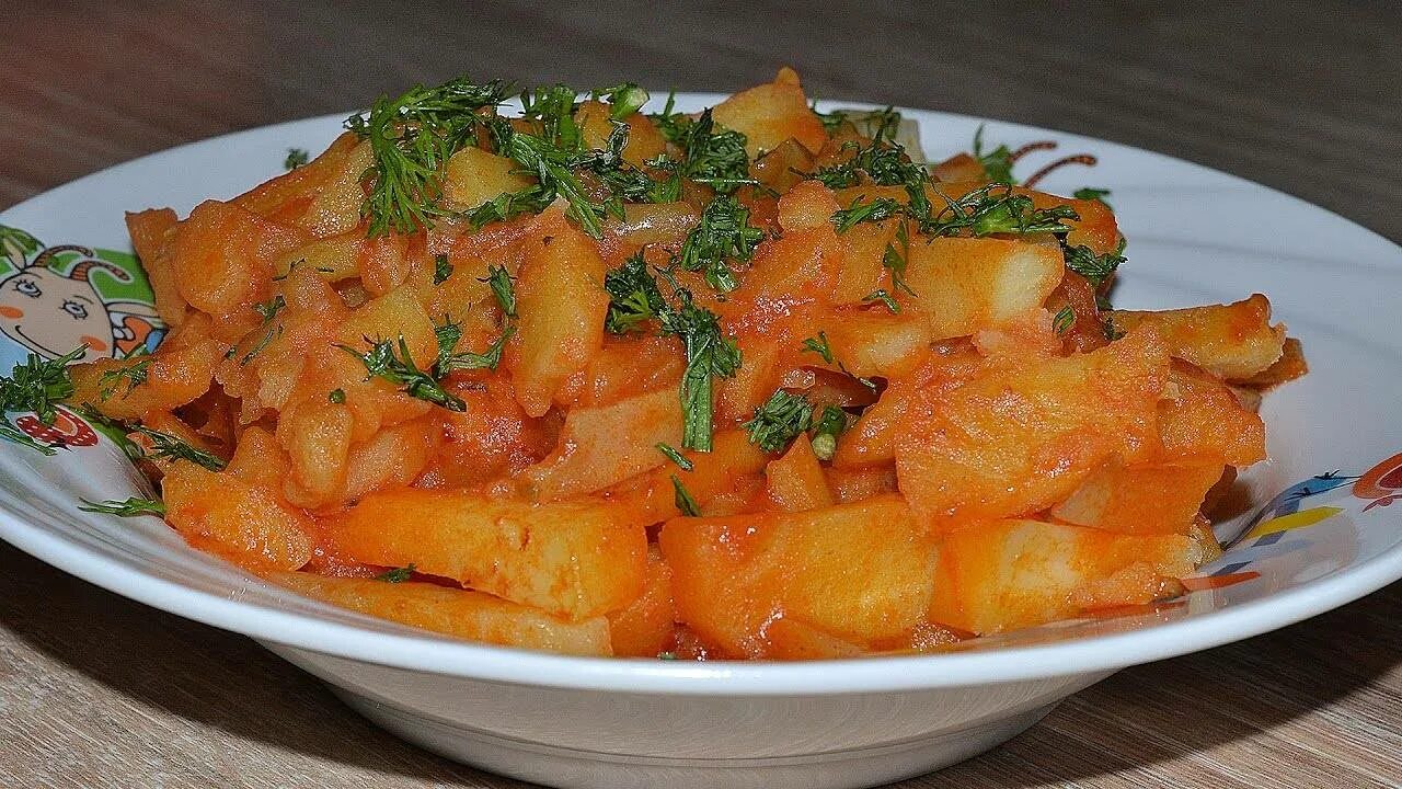 Как пожарить картошку с луком и морковью