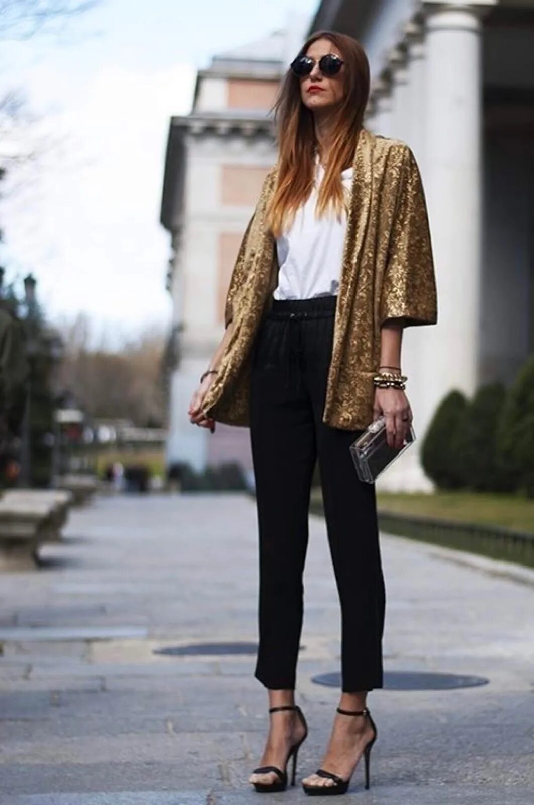 Gold look. Лук с кимоно. Образ с блестящим пиджаком. Образ с пиджаком с пайетками. Золотистый лук образ.