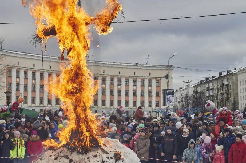 Масленица в Краснотурьинске. Масленица Вечерний Краснотурьинск. Краснотурьинск Октябрьская обряд. Проводы зимы Вечерний Краснотурьинск. Краснотурьинск масленица 2024