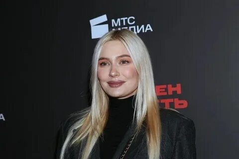 Орыс күйеуі әйеліне куннилингус береді