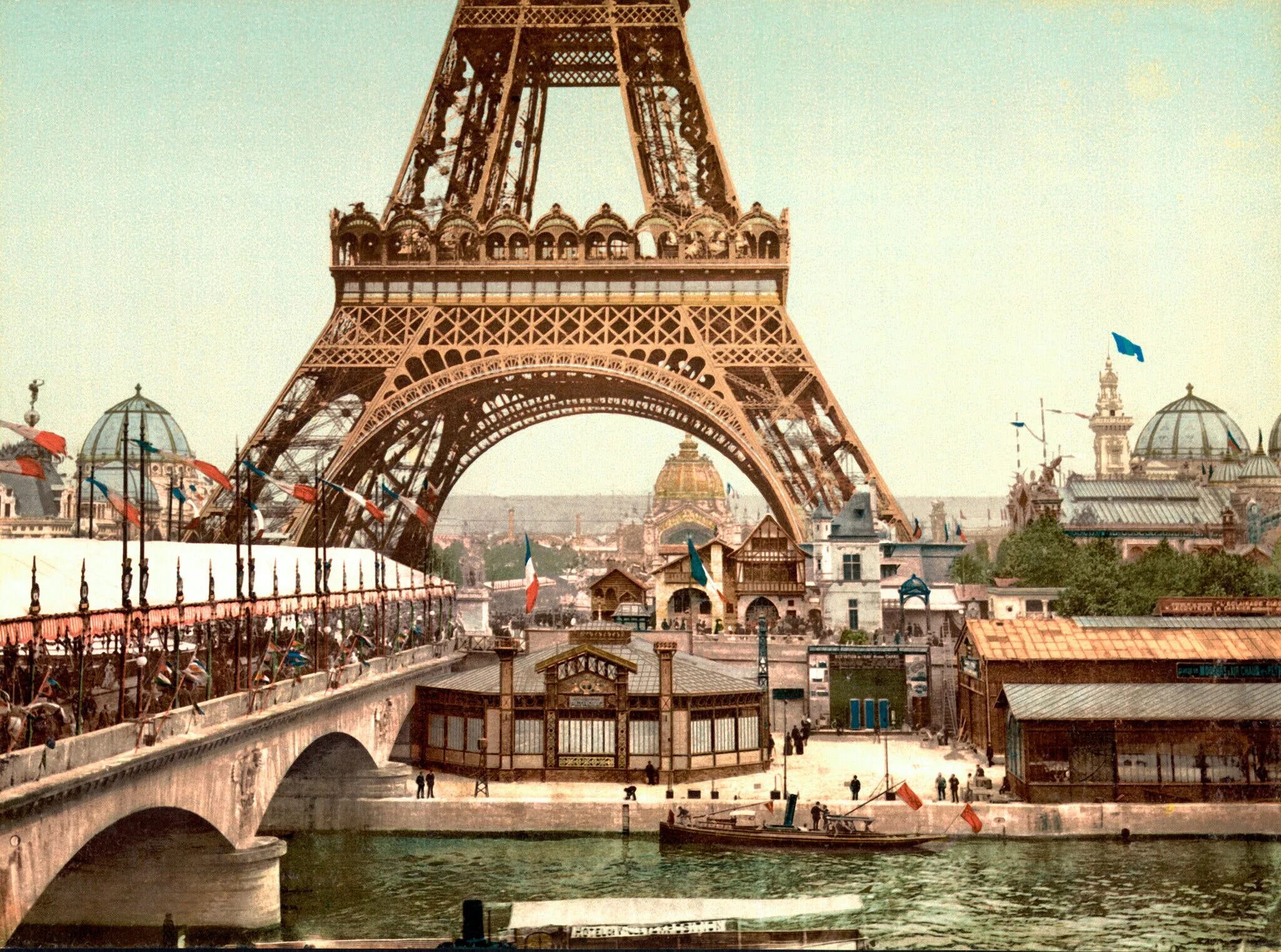Первый появился во франции. Франция 19 век Эйфелева башня. Эйфелева башня в Париже 1889 год. Эйфелева башня 20 век.