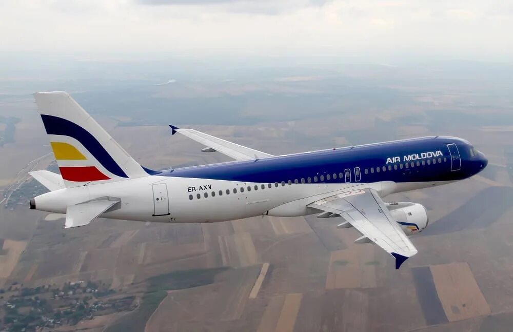 Лететь в кишинев. Самолет Air Moldova. Air Moldova b737. Рейс Air Moldova. Молдавские авиакомпании.