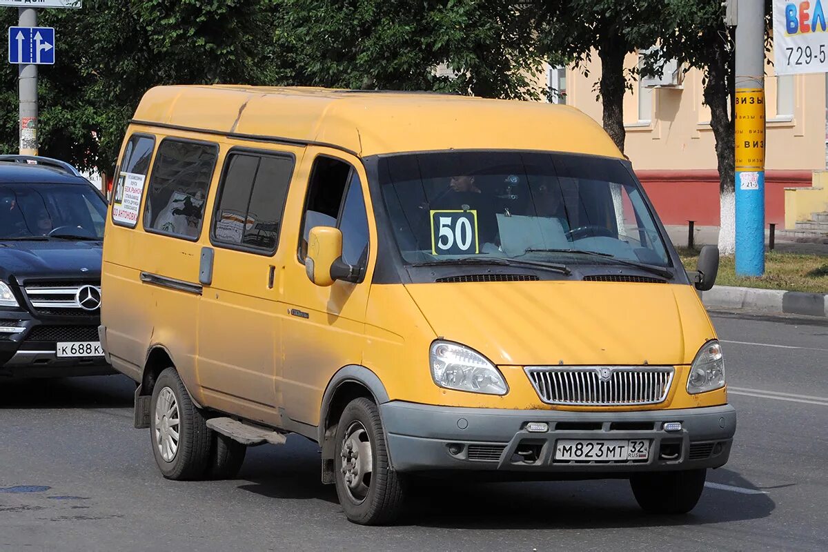 Автобус пятьдесят пятый. Маршрутка Брянск 50. ГАЗ 322132 маршрутное такси. Желтая маршрутка. Микроавтобус желтый.