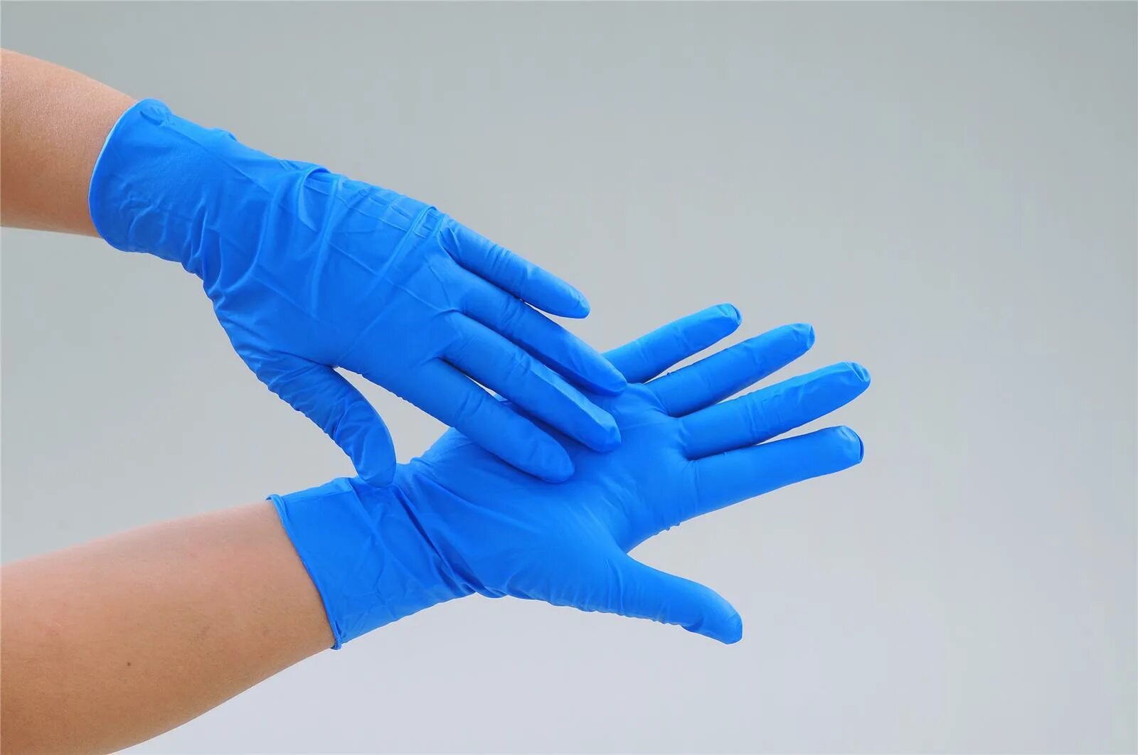 Какие перчатки можно получить. Перчатки - латексные осмотровые одноразовые. Перчатки Медикал Disposable. Перчатки латексные Матри. Перчатки нитрил Disposable Gloves (3,5 гр).