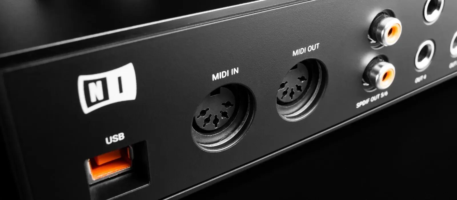 Native instruments komplete audio 6 mk2. Komplete audio 6 mk2. native komplete audio 6 mk2. внешняя звуковая карта native instruments komplete audio 6.