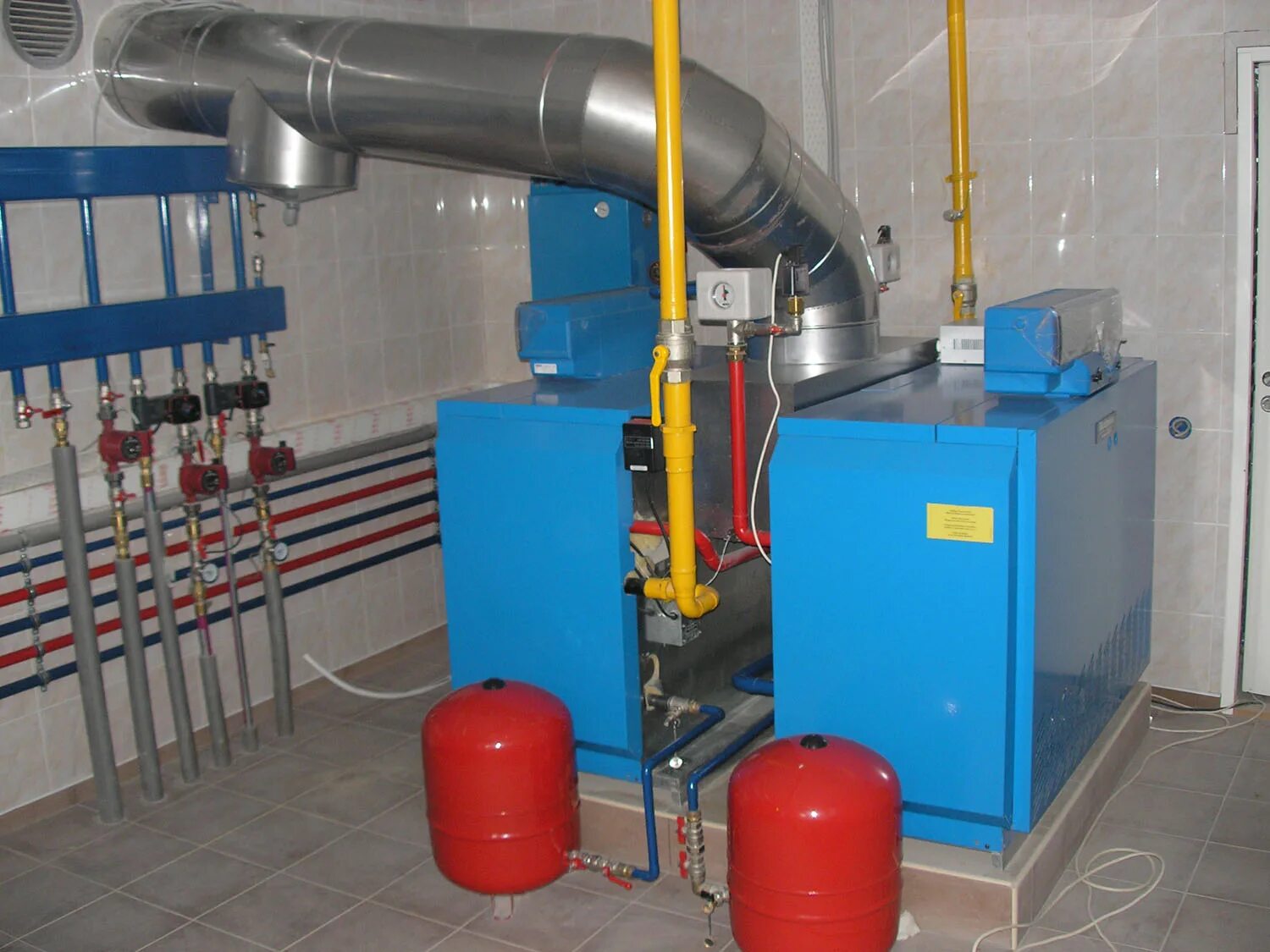 газовый котел для отопления частного дома на 200 м2. котельные в частном доме. котельные в частном доме. котельная оборудование висман. отопление частного дома.