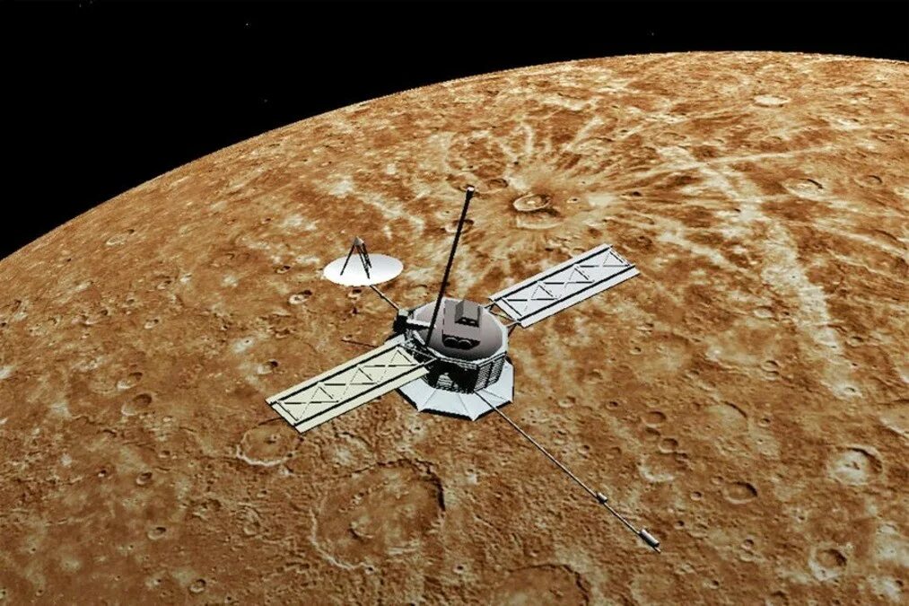 Первые космические зонды. Космический зонд Маринер-10. Маринер-10 и Меркурий. Снимки Меркурия Маринер-10. Меркурий Планета космический аппарат Маринер 10.